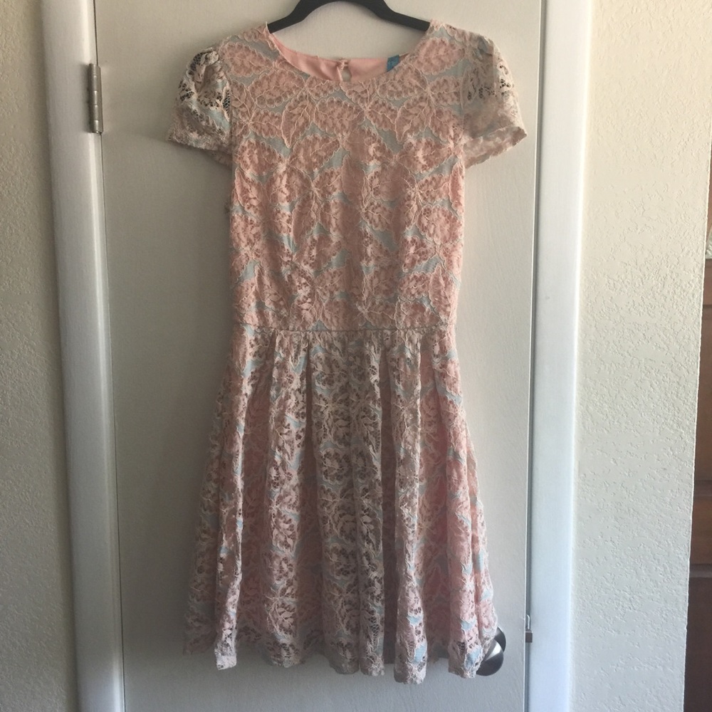 Francesca’s Beautiful lace dress NEVER WORN